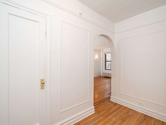 4th image of 225 Bennett Ave APT 3N