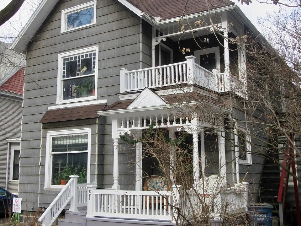 521 E Ann St
