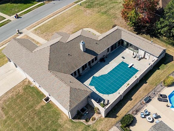2nd image of 2200 Brentwood Dr