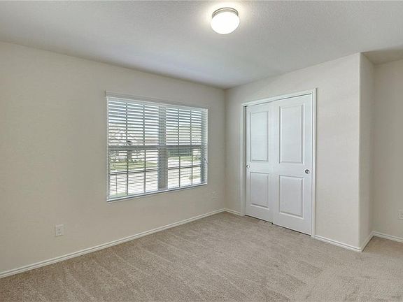 3rd image of 1024 Hillrose Dr