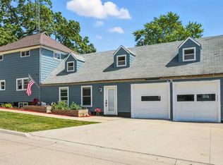 61 Washburn St N, Riverside, IA 52327