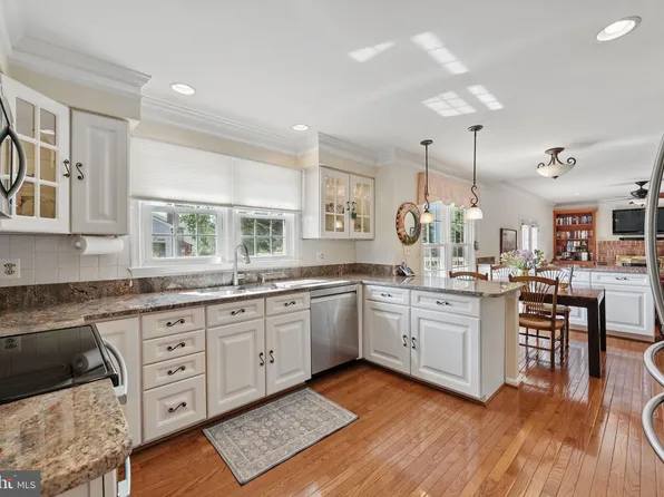 13461 Point Pleasant Dr, Chantilly, VA 20151