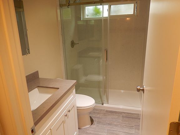 5th image of 89 E 39th Ave
