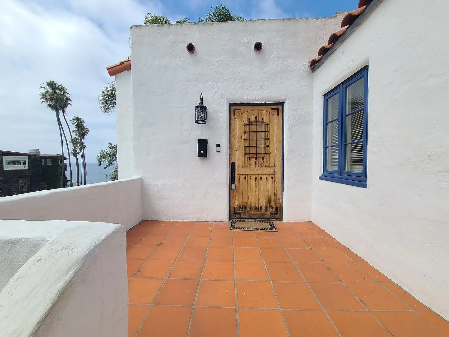 Charming 2 Bed 1 bath "fully furnished monthly rental" in La Jolla Village. — Photo 2