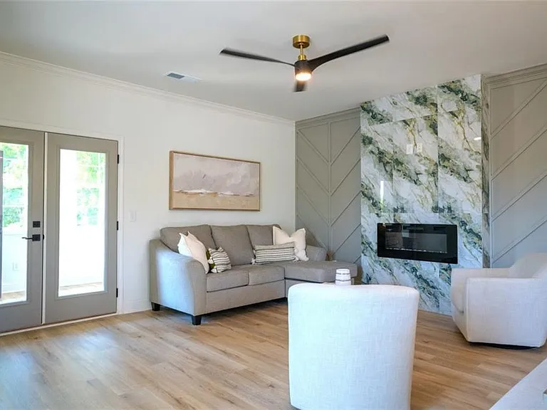 1325 Sydney Dr #5 — Photo 4