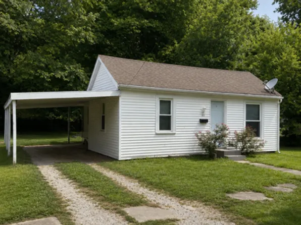 1217 N 9th St, Herrin, IL 62948