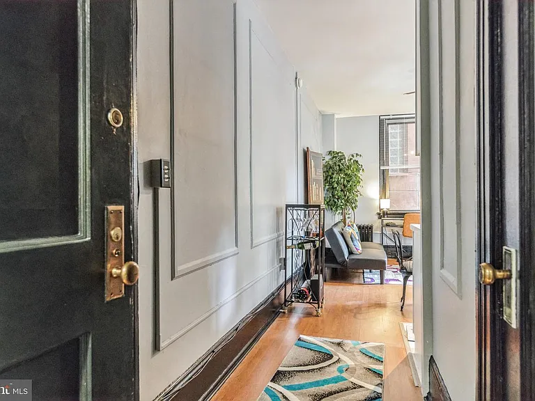 1324 Locust St #519 — Photo 11