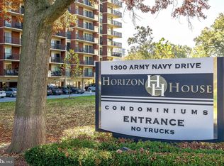 1300 Army Navy Dr APT 1010, Arlington, VA 22202