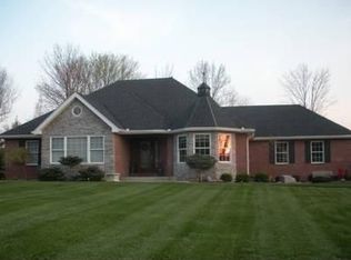 6555 Canterbury Dr, Franklin, OH 45005