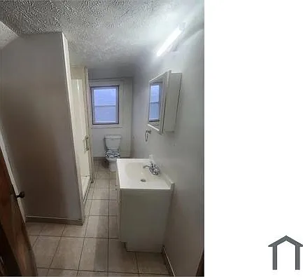 5 bed, 1785 sqft, $999 — Photo 2