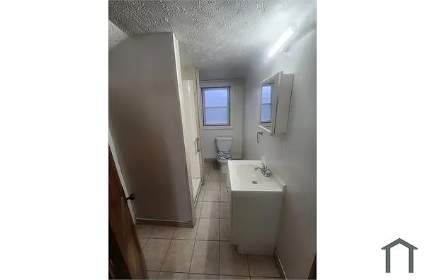 Building Photo - 3763 E 154th St