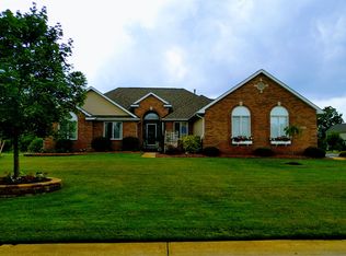 20935 Oak Tree Dr, South Lyon, MI 48178