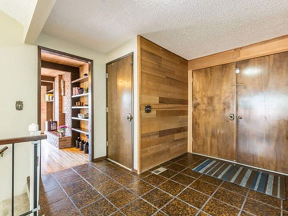 2nd image of 2815 S Everett Pl