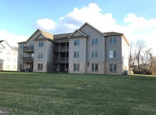 730 Bassett Dr APT 1B, Chambersburg, PA 17201