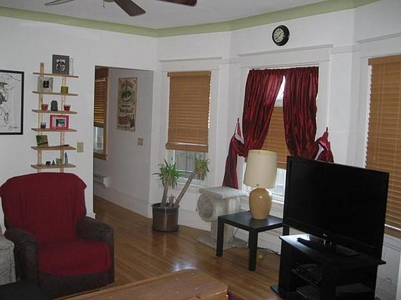 2nd image of 2210 Garfield Ave #1