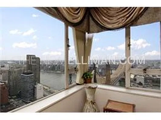 Sold by Douglas Elliman | media 14