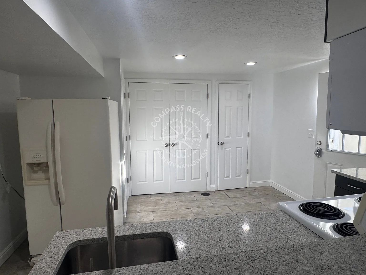 545 Canyon Way — Photo 4