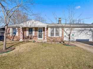 1237 Trails Dr, Fenton, MO 63026