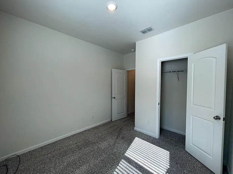 1921 Belmont Ln — Photo 14