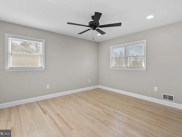 3887 Shadywood Dr — Photo 16
