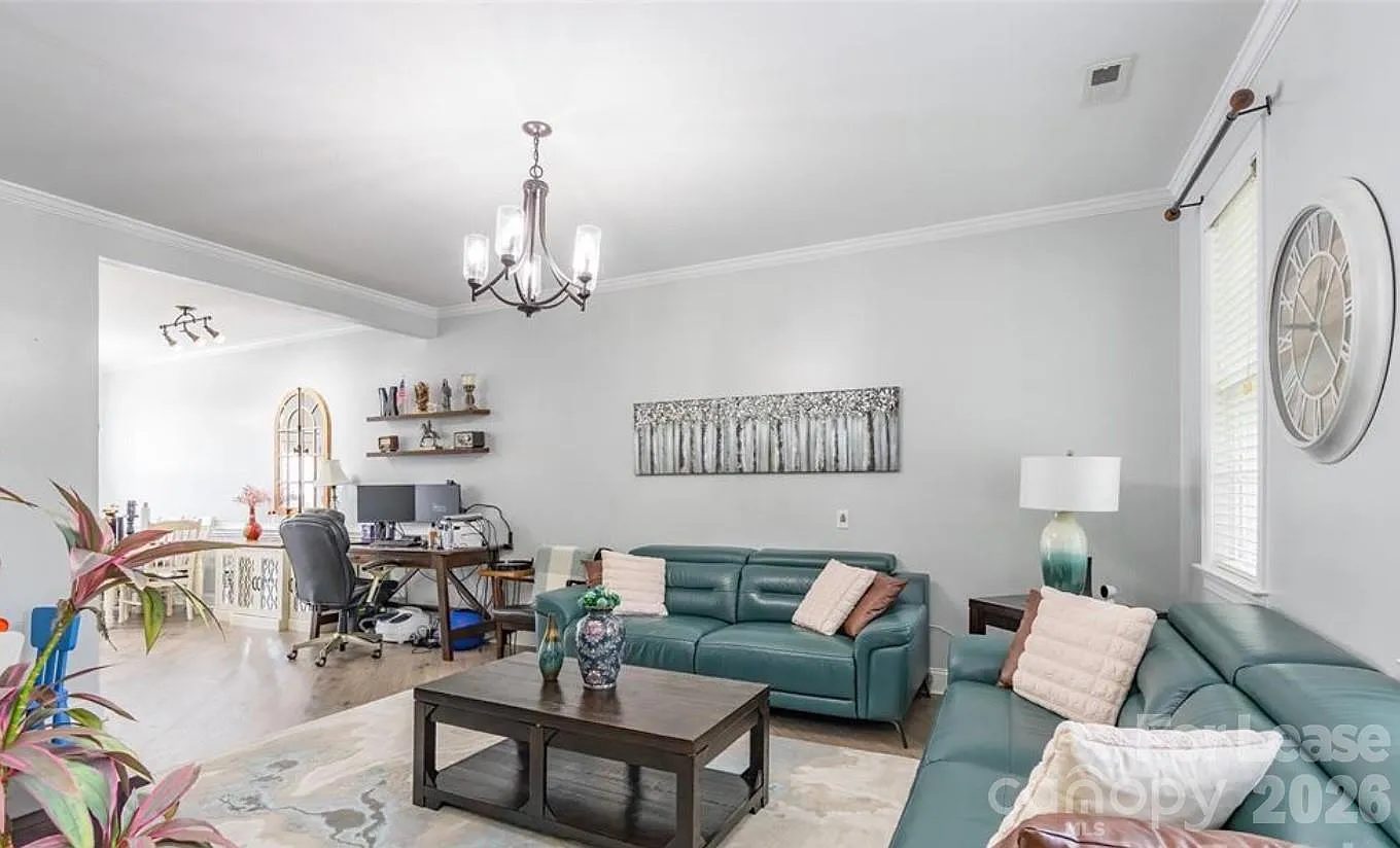 2 bed, 2.5 bath, 1320 sqft, $1,750 — Photo 2