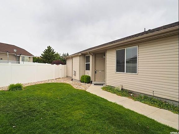 3rd image of 6607 S Cedar Hill Ct