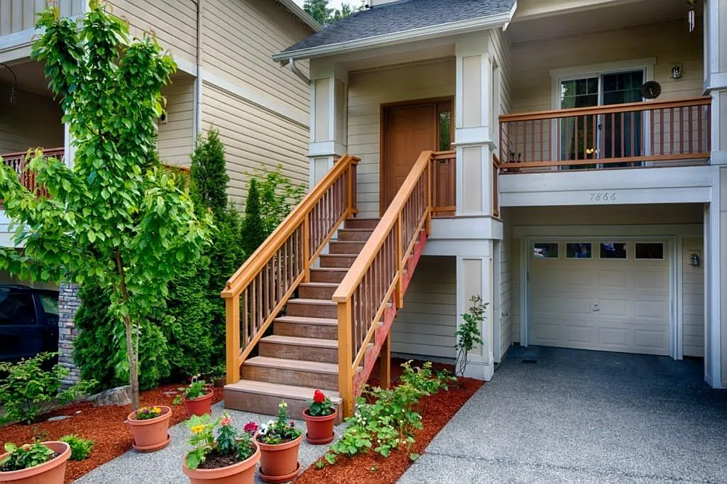 3 bed, 2.5 bath, 1910 sqft, $4,000 — Photo 2