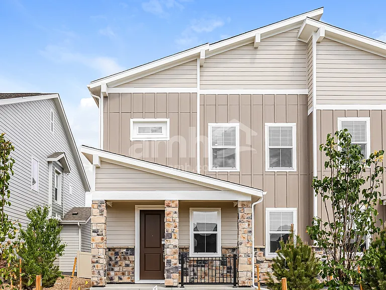 10183 Peoria Pkwy — Photo 1