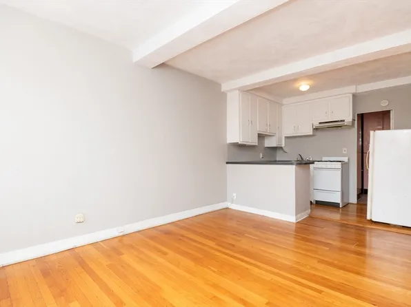 84 W Cedar St APT 5, Boston, MA 02114