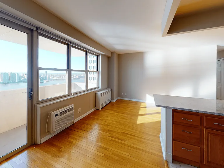 80 N Moore St #8036H — Photo 3