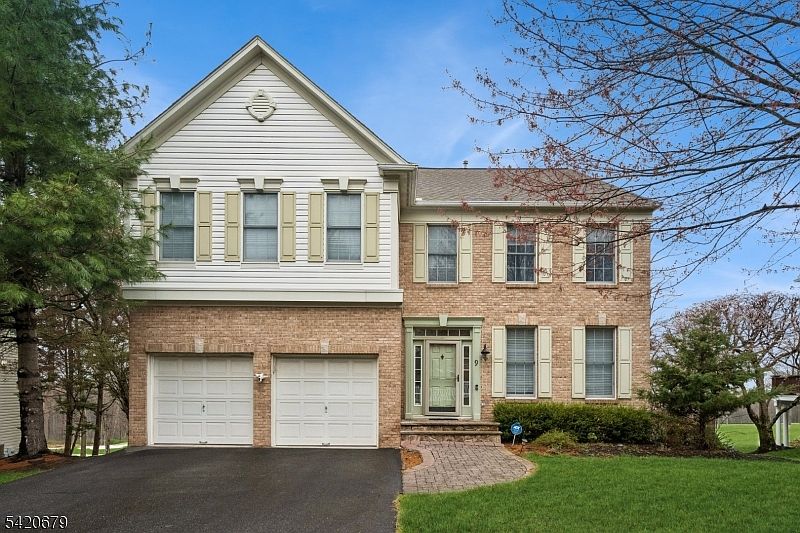 1st image of 9 Wellington Dr