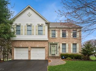 9 Wellington Dr, Basking Ridge, NJ 07920