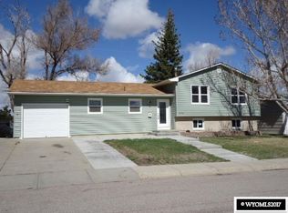 2750 Ridgecrest Dr, Casper, WY 82604