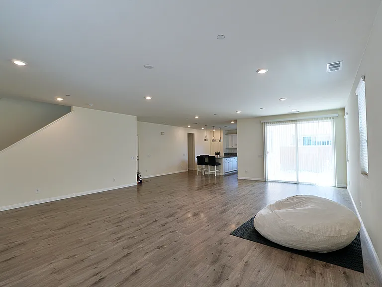 3176 E Olympic Dr — Photo 3