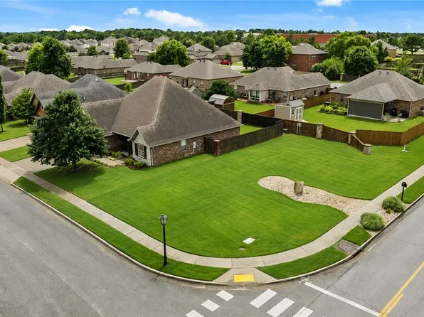 6502 S 49th St, Rogers, AR 72758