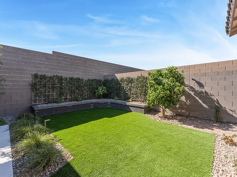 10149 Zeta Tucana St — Photo 32