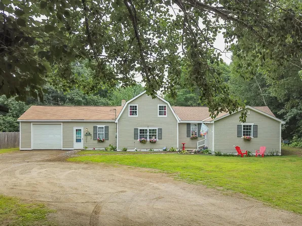 200 Weeks Mills Road, China, ME 04358