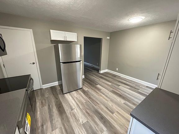 3rd image of 109 Bard Dr