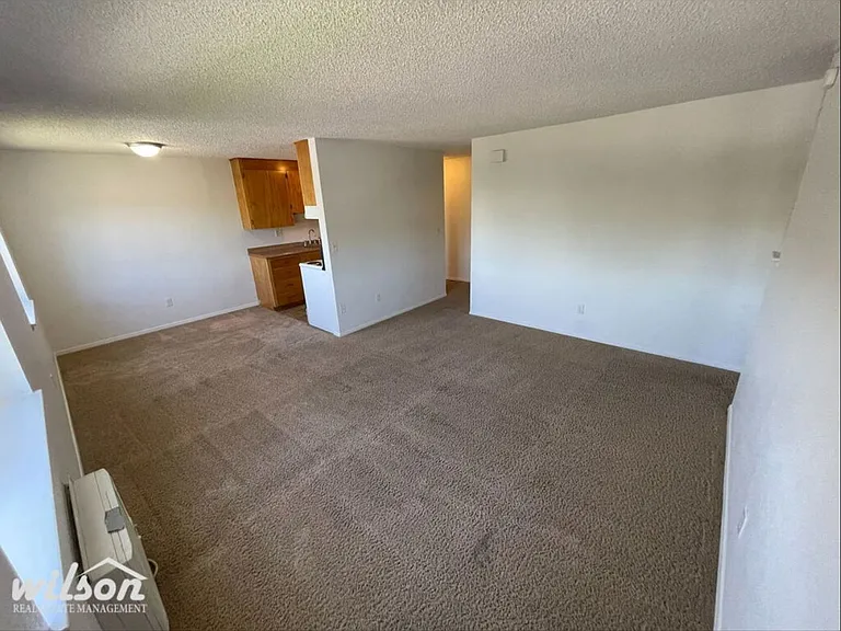 1502 S 10th Ave — Photo 5