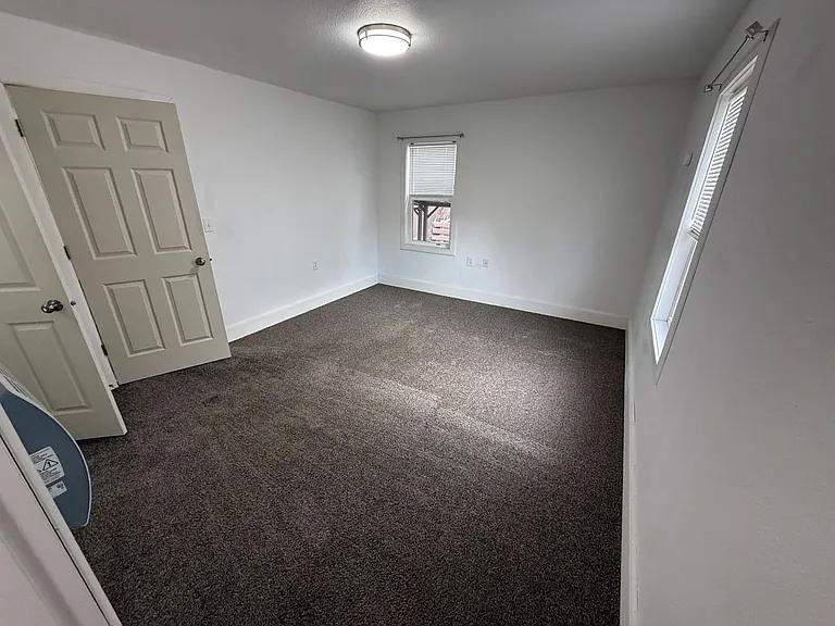 415 S 1st St — Photo 15