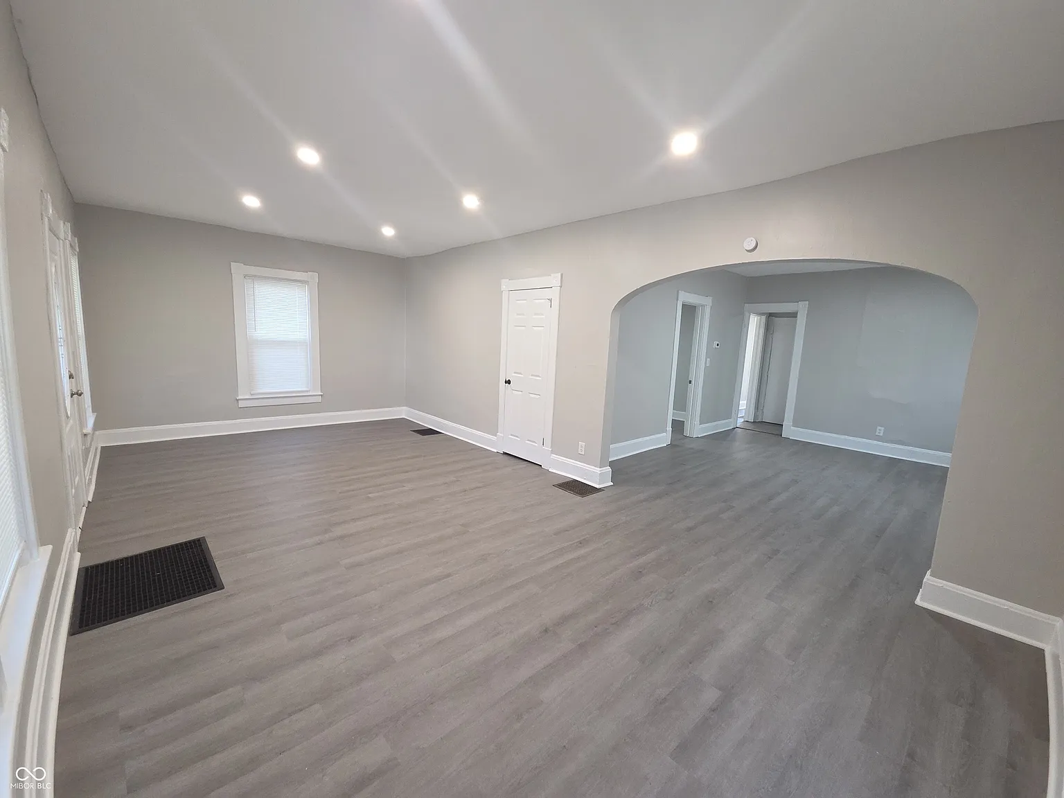 4 bed, 2.0 bath, 2516 sqft, $1,800 — Photo 4