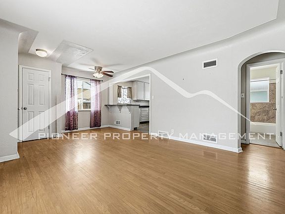 4th image of 3361 N Glencoe St