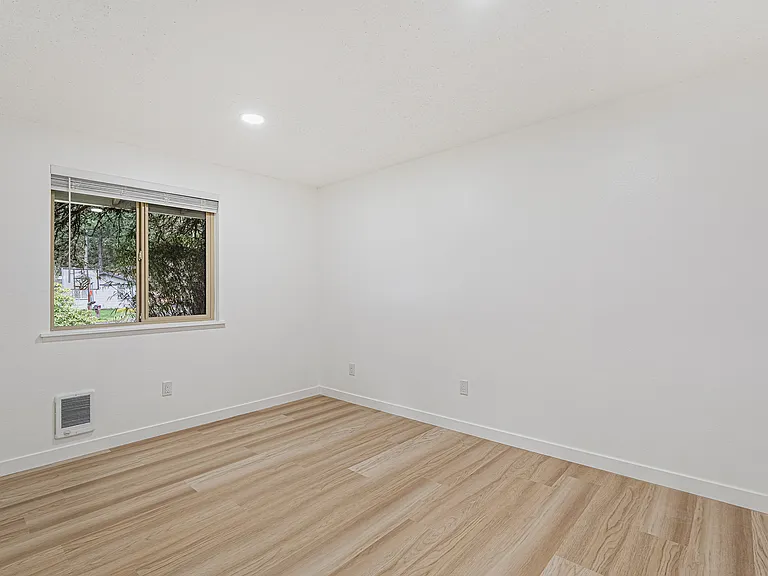 9408 Columbine Cir W — Photo 12