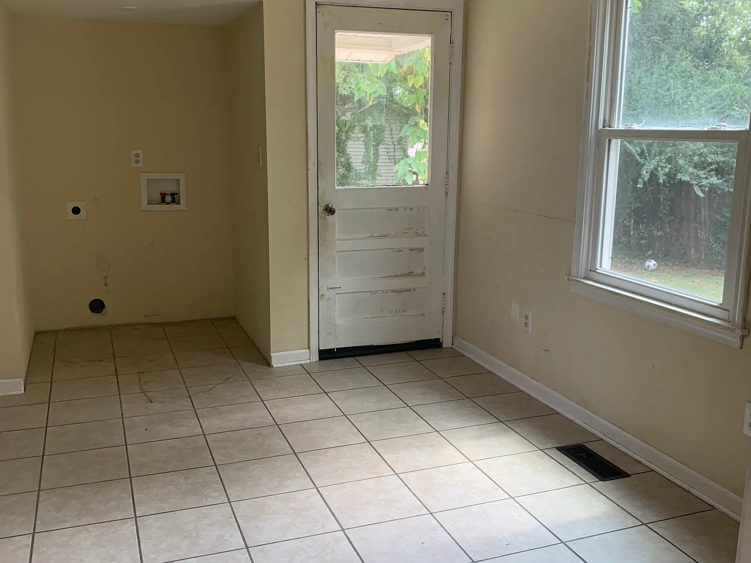 2 bed, 768 sqft, $1,275 — Photo 2