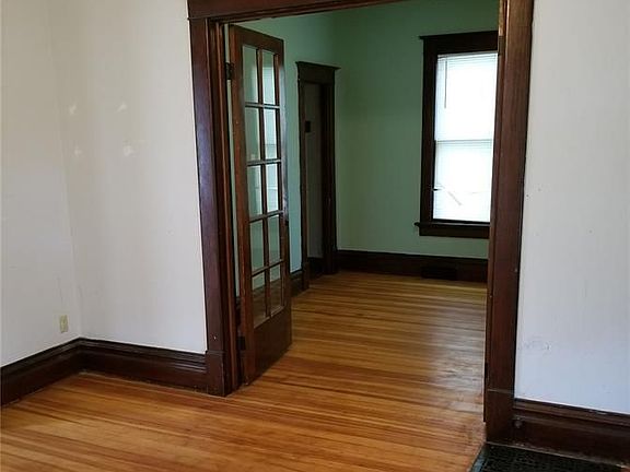 5th image of 816 Camburn Ct SE