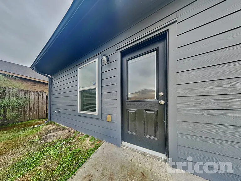 7707 Foxwaithe Ln — Photo 16