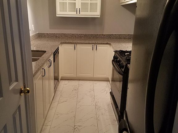 2nd image of 706 Ivy Green Ln