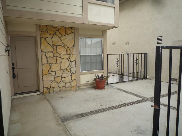 25366 Felicia Ct — Photo 2