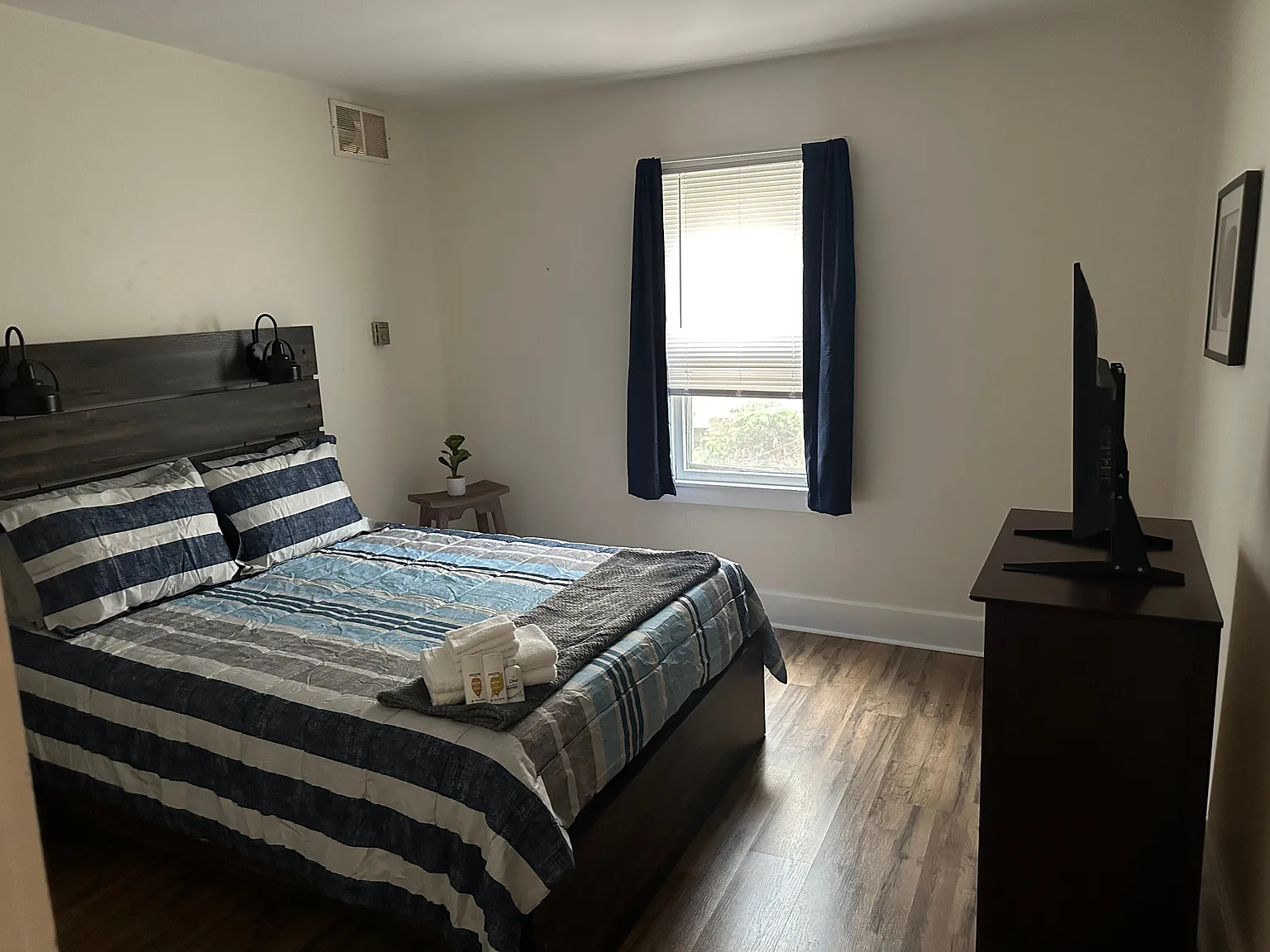 2 bed, 1.0 bath, 864 sqft, $2,700 — Photo 4