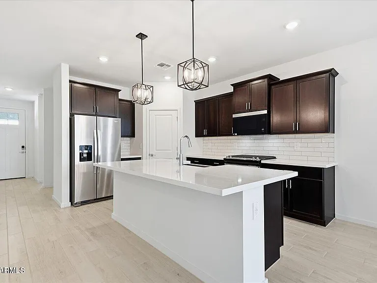 15875 W Cottontail Ln — Photo 34